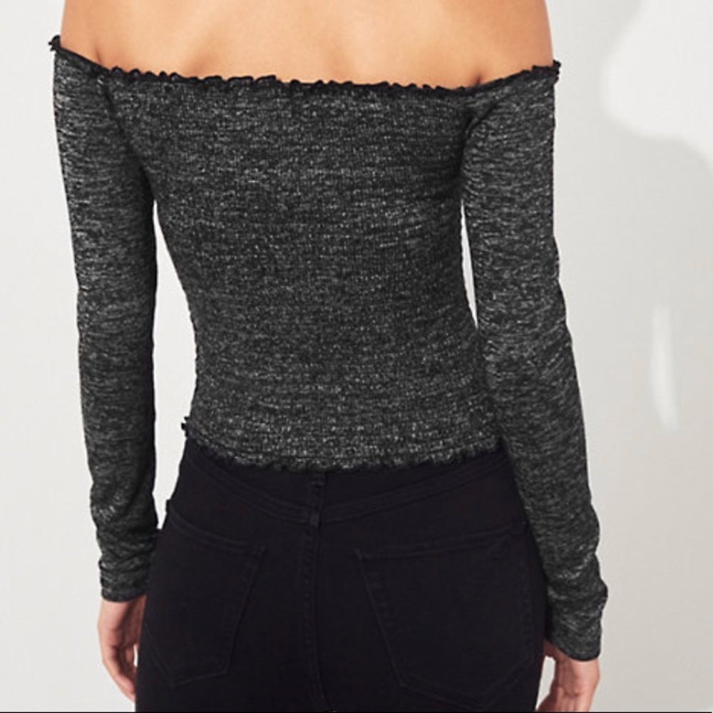 New Hollister top - Picture 3 of 8